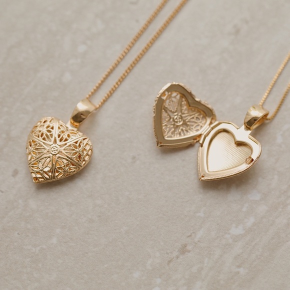 Heart Locket Necklace | 18k Gold Filled - Picture 3 of 10